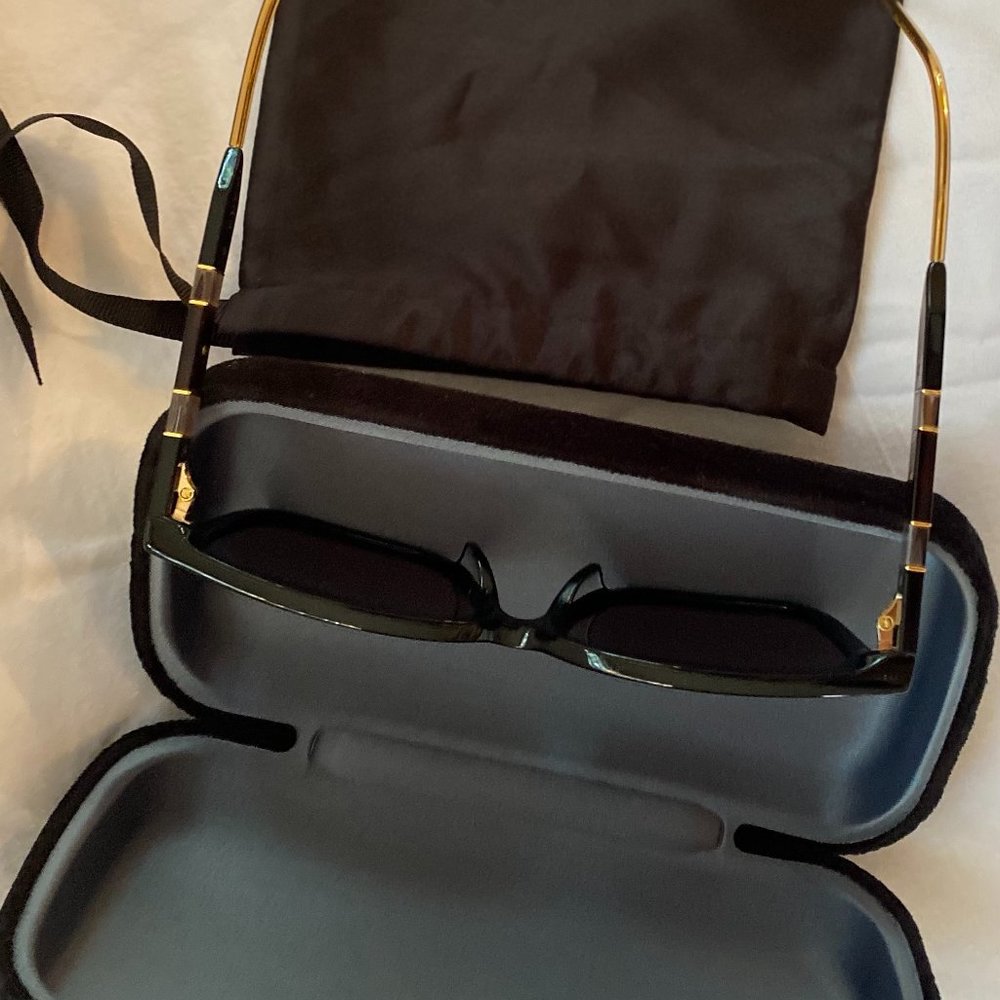 HP🎉SUNGLASS NEW GUCCI Authentic Black Beige Gray Eyewear Rectangle Velvet Case - Picture 4 of 11